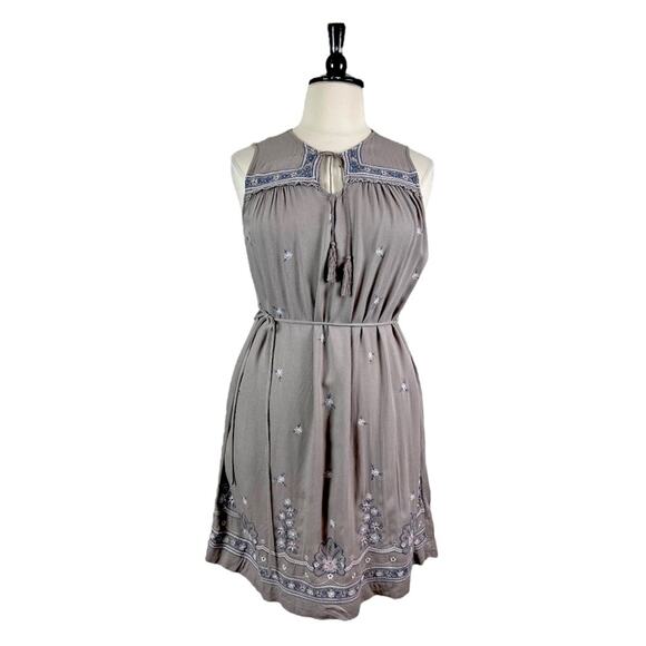 Time and Tru Shift Dress Embroidered Tassel Neck Sleeveless Taupe Women’s XL - Picture 1 of 13